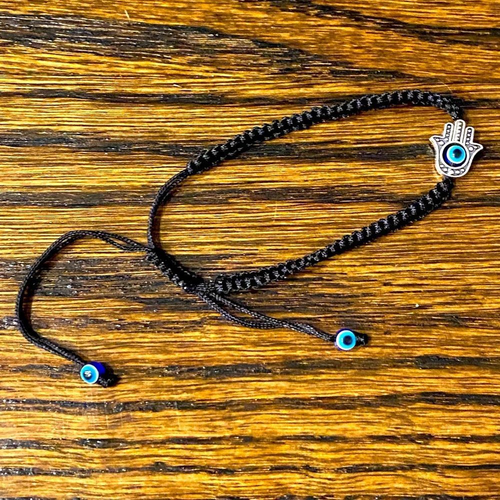 Hand Evil Eye Macrame Bracelet - Picture 2 of 4